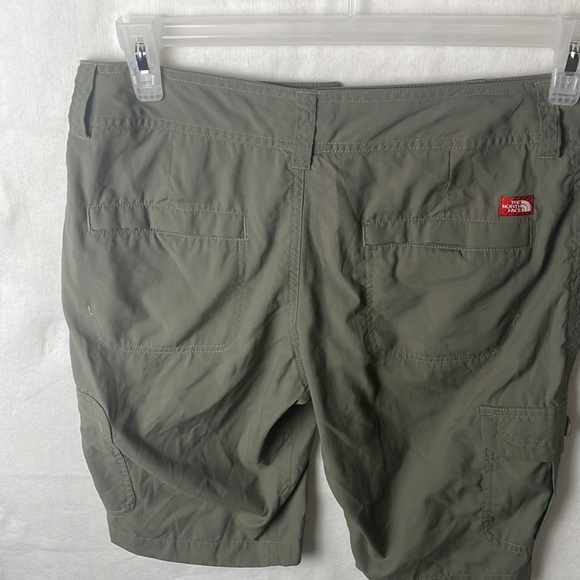 The north face bermuda shorts size 6 - Picture 2 of 9